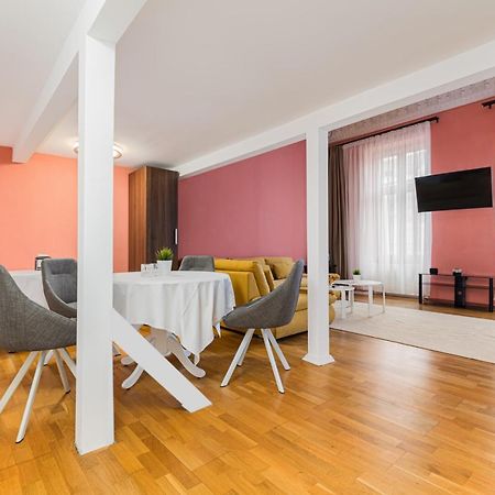 Appartamento Palazzo Brașov Esterno foto
